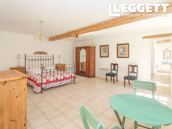 Image No.8-5 Bed House for sale