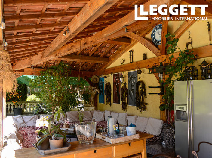 Image No.3-9 Bed Commercial for sale