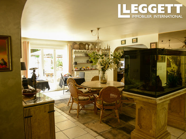 Image No.6-9 Bed Commercial for sale