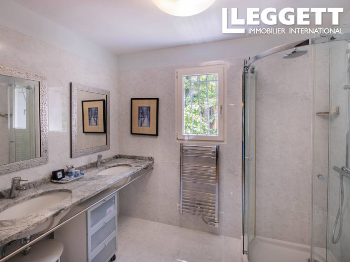 Image No.8-4 Bed House for sale