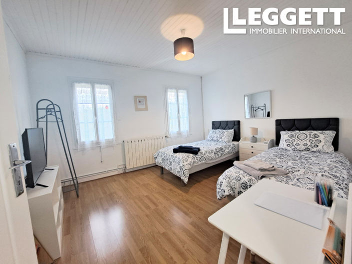 Image No.6-3 Bed House for sale