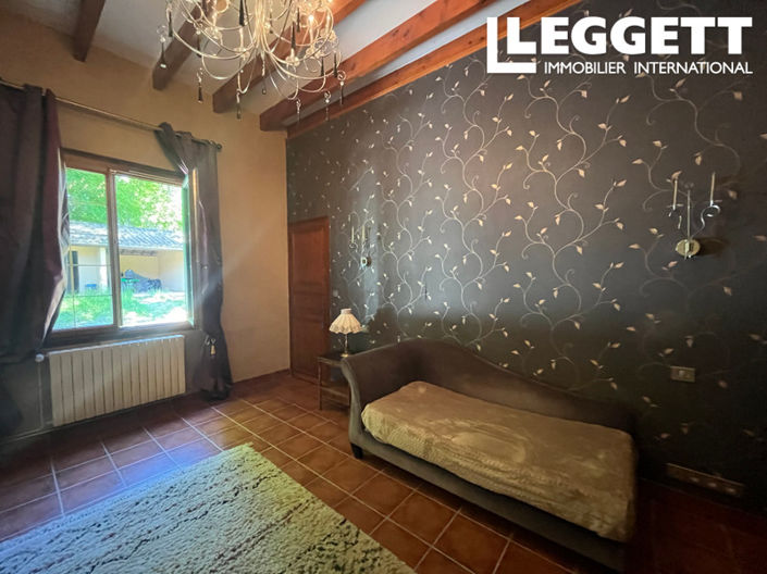 Image No.10-6 Bed House for sale