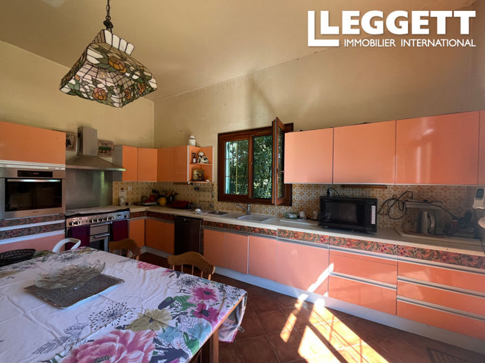 Image No.7-6 Bed House for sale