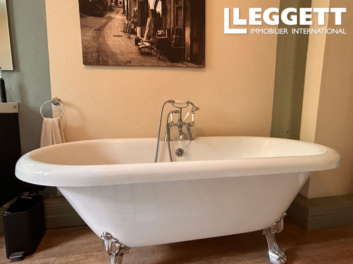 Image No.9-4 Bed House for sale