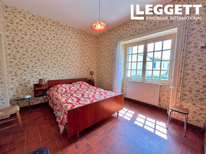 Image No.6-5 Bed House for sale