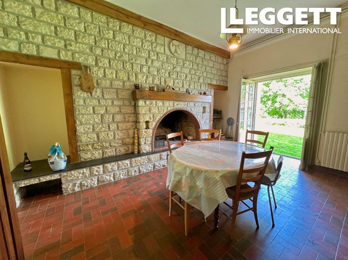 Image No.8-5 Bed House for sale