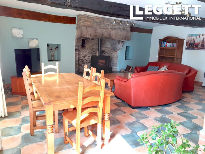 Image No.9-8 Bed House for sale