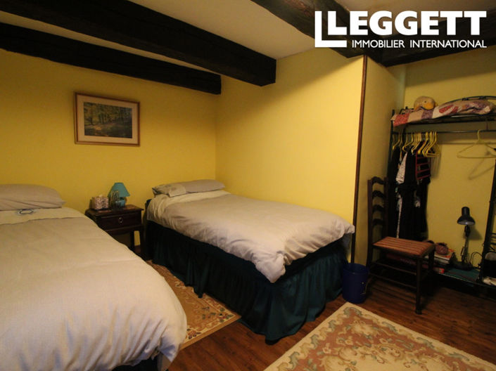 Image No.10-2 Bed House for sale