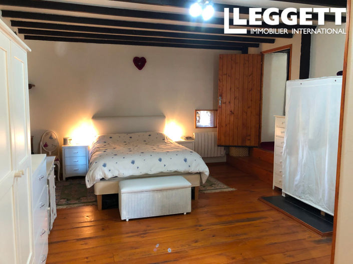 Image No.7-6 Bed House for sale