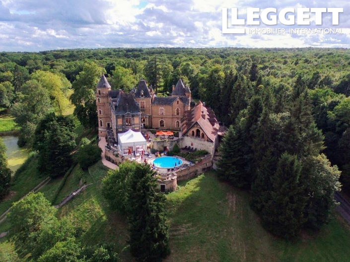 Image No.1-Châteaux de 22 chambres à vendre à Puy-de-Dôme