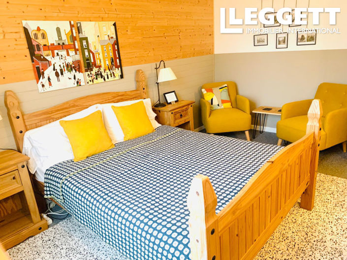 Image No.10-8 Bed House for sale