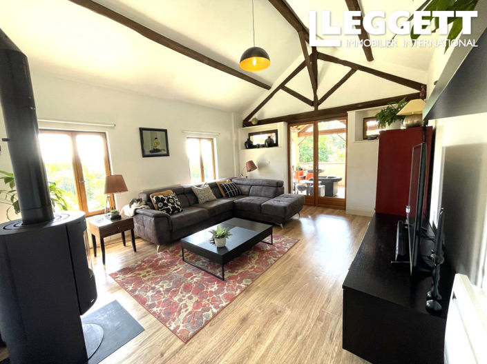 Image No.10-6 Bed House for sale