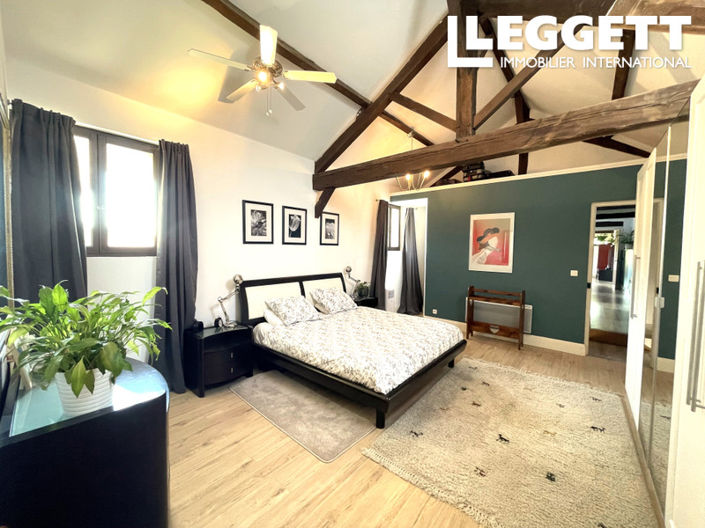 Image No.8-6 Bed House for sale