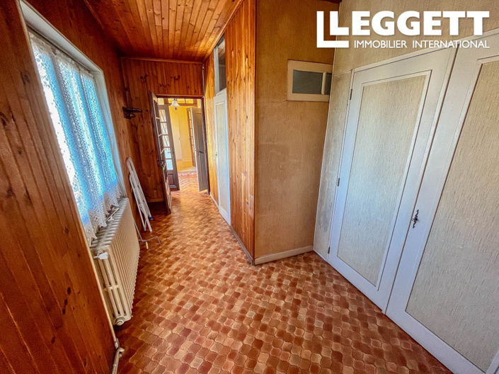 Image No.9-3 Bed House for sale