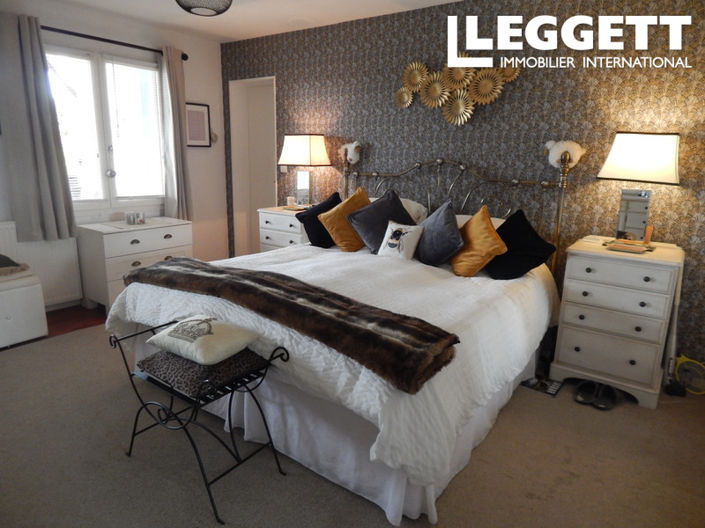 Image No.9-6 Bed House for sale