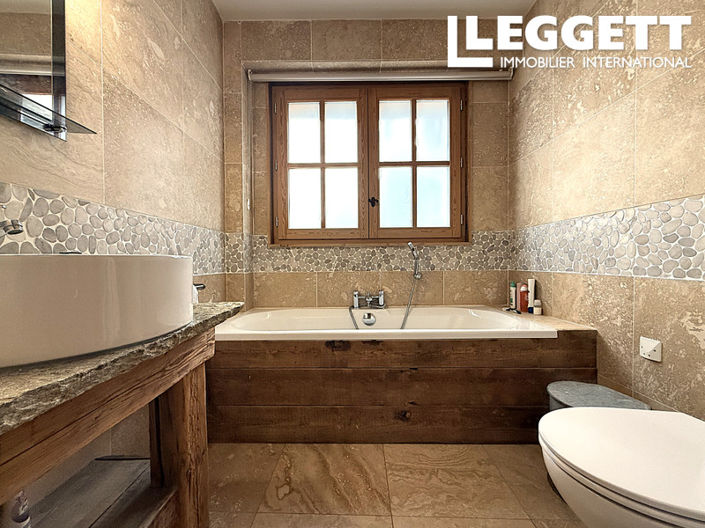 Image No.10-3 Bed House for sale