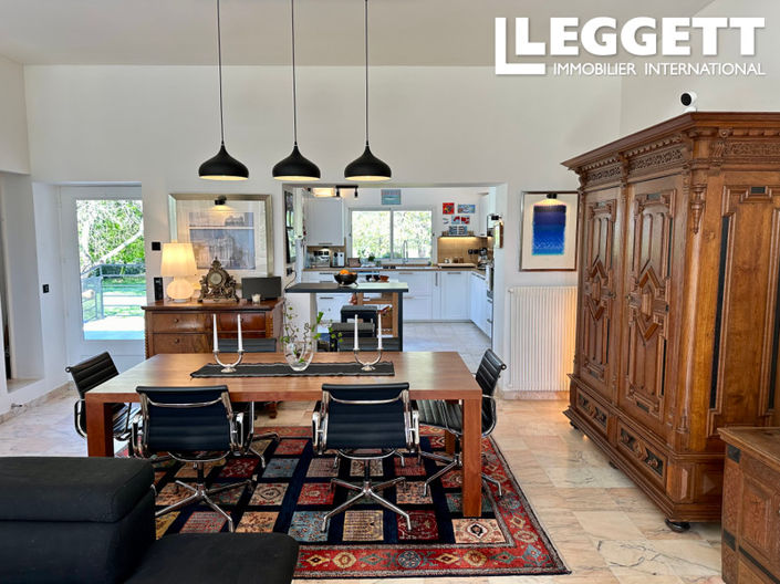 Image No.3-6 Bed House for sale