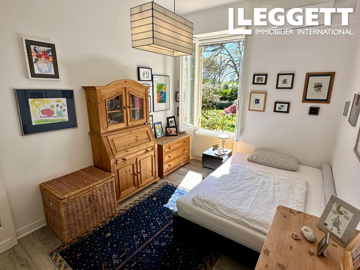 Image No.6-6 Bed House for sale