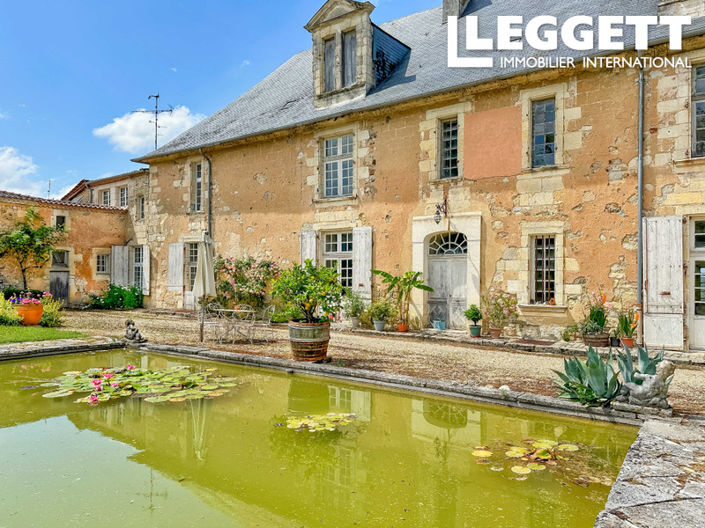 Image No.1-Châteaux de 13 chambres à vendre à Dordogne
