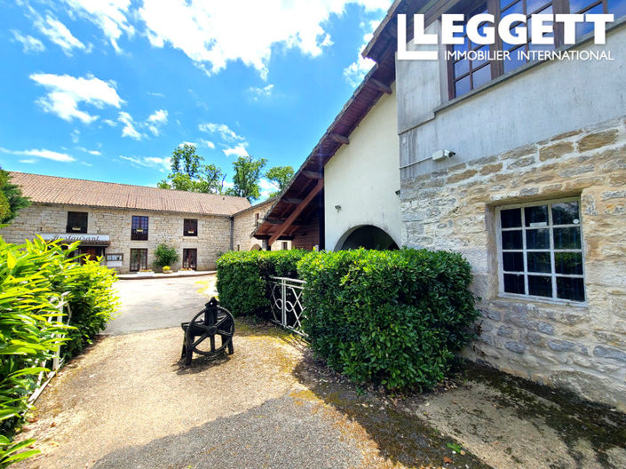 Image No.1-Commercial de 2 chambres à vendre à Condac