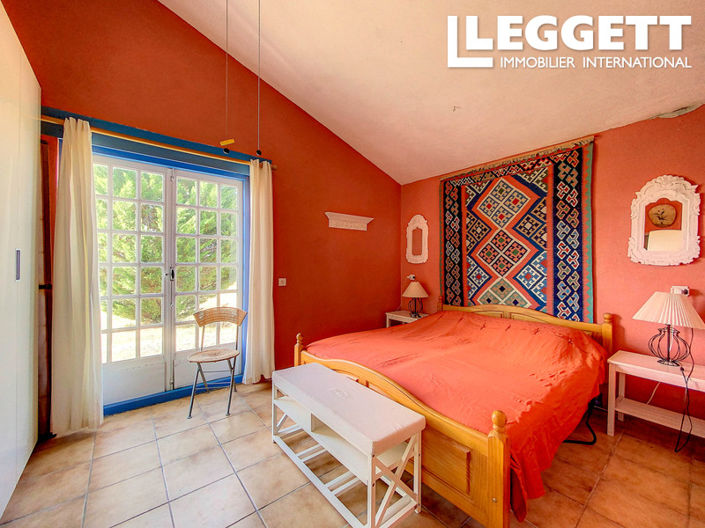 Image No.6-3 Bed House for sale