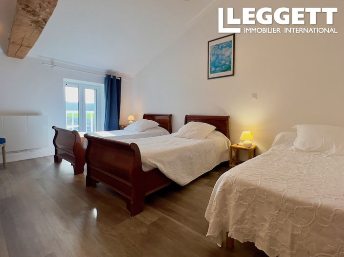 Image No.9-7 Bed House for sale