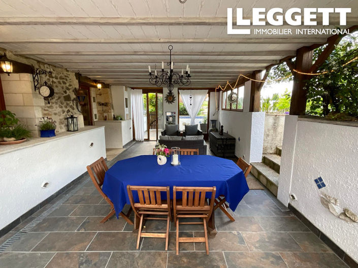 Image No.9-6 Bed House for sale