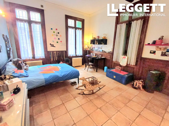 Image No.6-4 Bed House for sale