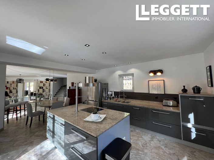 Image No.5-5 Bed House for sale