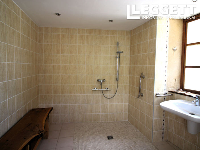 Image No.6-Maison de 5 chambres à vendre à Salles de Villefagnan