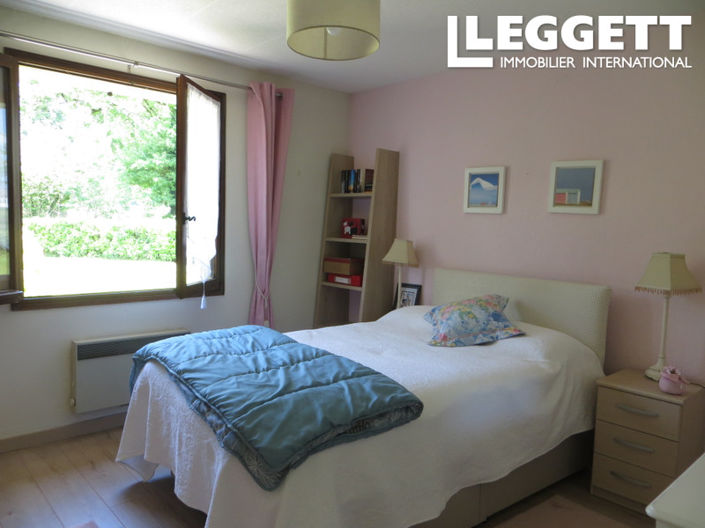 Image No.8-3 Bed House for sale