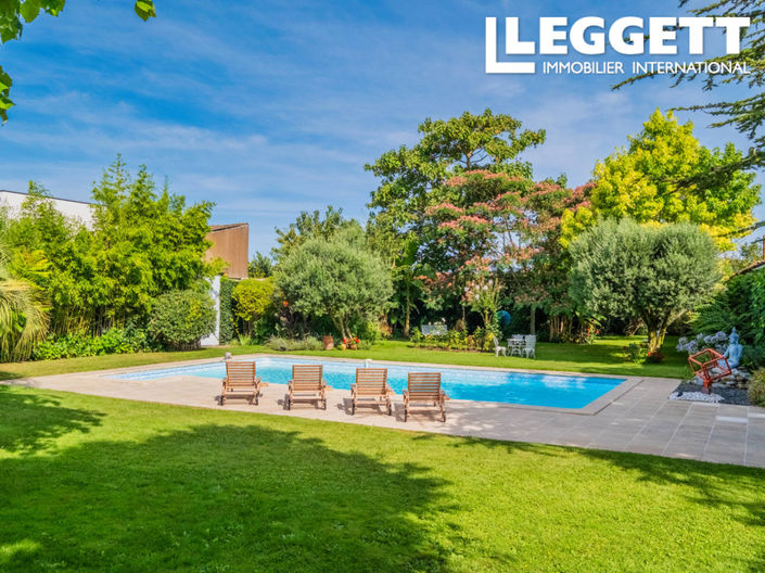 Image No.1-4 Bed House for sale