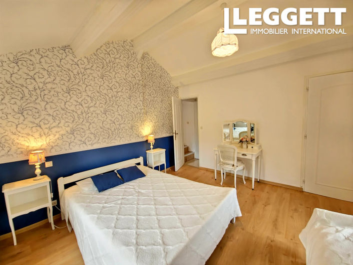 Image No.4-6 Bed House for sale