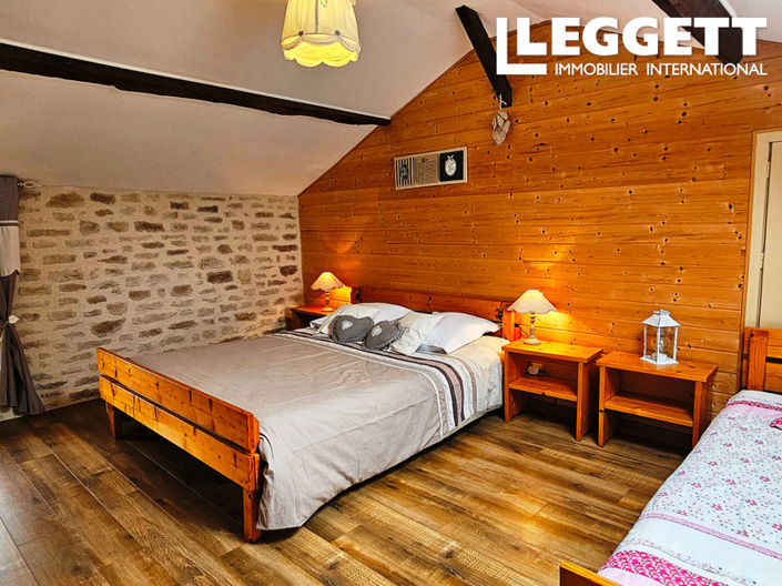 Image No.9-6 Bed House for sale