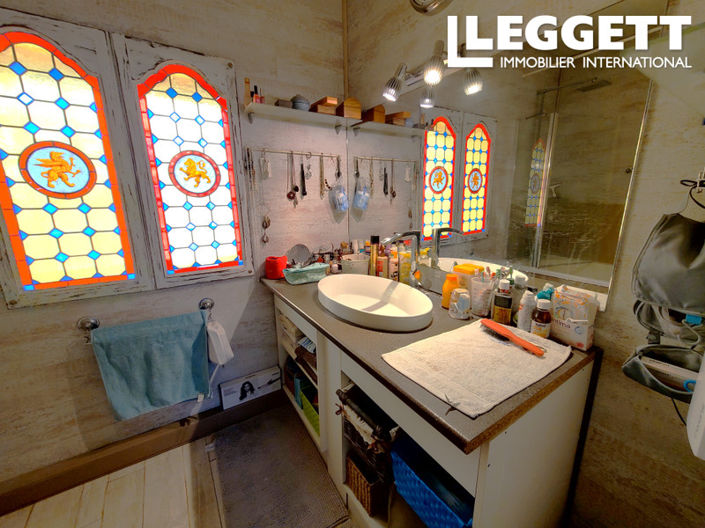 Image No.10-6 Bed House for sale