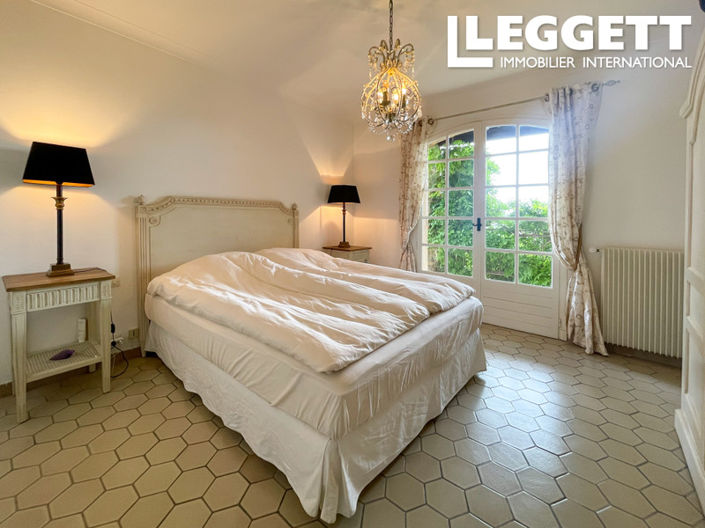 Image No.7-4 Bed House for sale