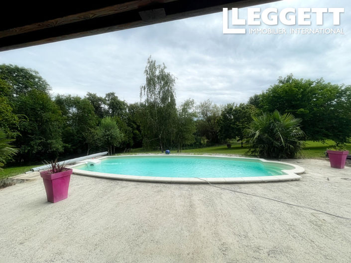 Image No.10-3 Bed House for sale