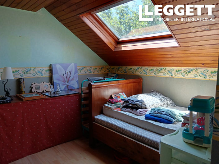 Image No.8-4 Bed House for sale