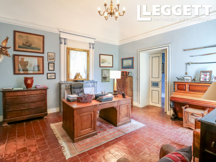 Image No.6-8 Bed Chateaux for sale