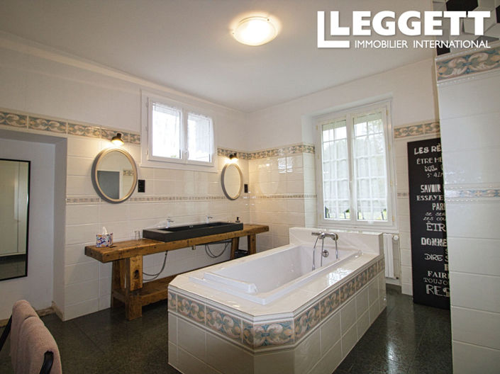 Image No.10-7 Bed House for sale