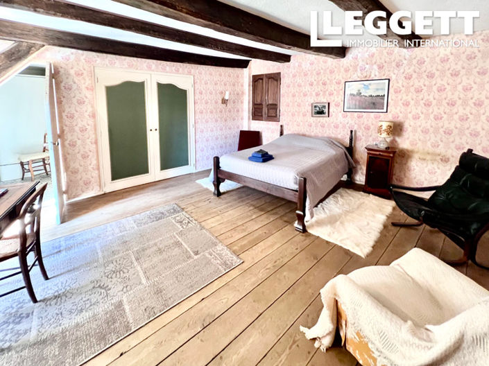 Image No.8-5 Bed House for sale