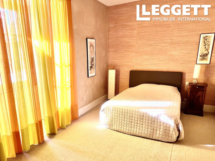 Image No.9-5 Bed House for sale