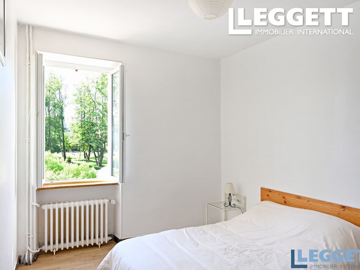 Image No.7-6 Bed House for sale