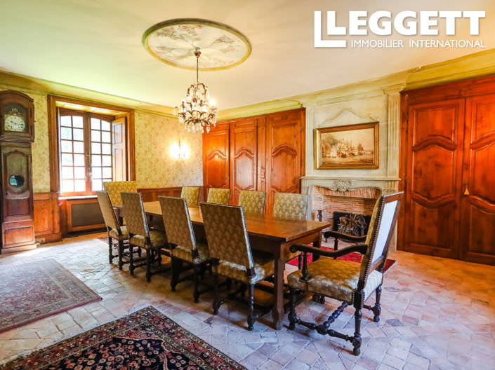 Image No.5-Châteaux de 14 chambres à vendre à Arnac-Pompadour