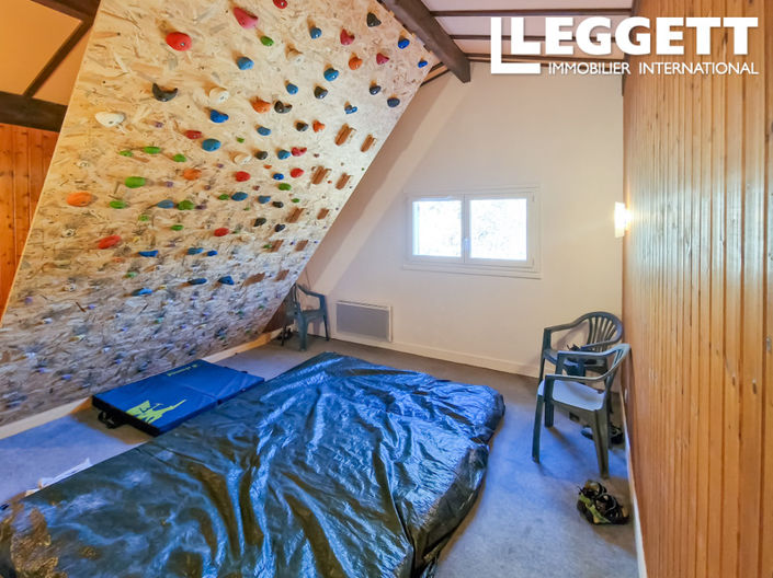 Image No.10-5 Bed House for sale