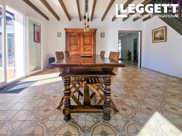 Image No.5-5 Bed House for sale