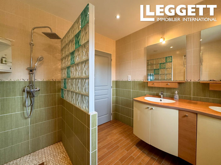 Image No.10-4 Bed House for sale