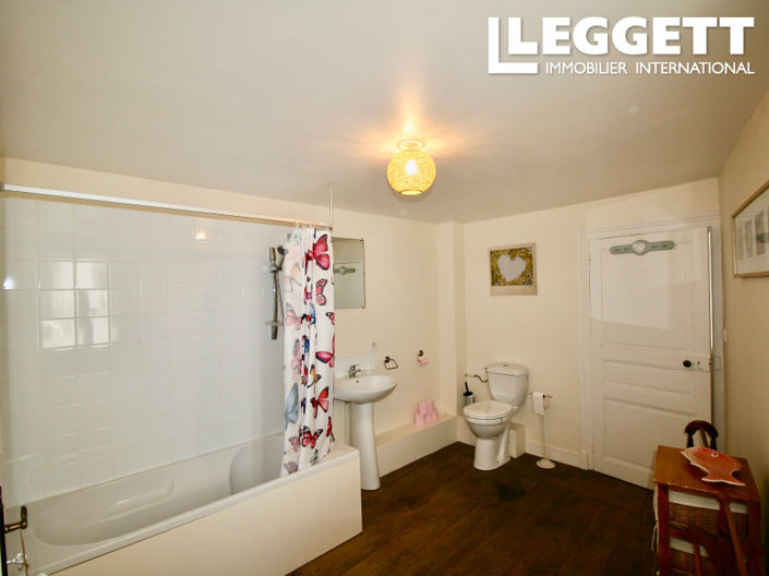 Image No.6-3 Bed House for sale