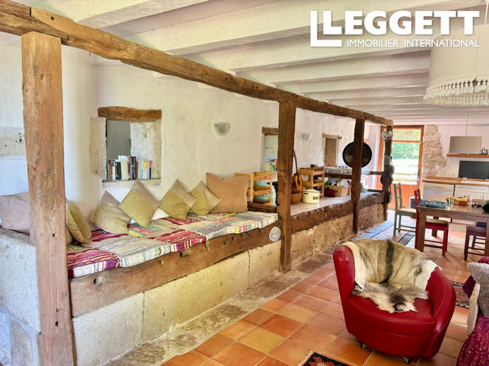 Image No.6-6 Bed House for sale