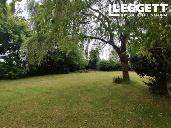 Image No.10-Commercial de 14 chambres à vendre à Suaux